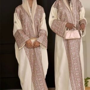 عباية ربع كلوش عاجي مع طرحة بطرف مطرز